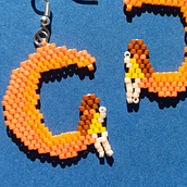 Girl on the moon. Un projet de Création d'accessoires, Artisanat, Art textile , et Design de bijoux de rocsi89 - 10.10.2025