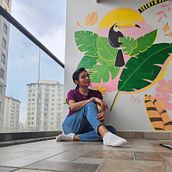 Tropical Tucano. Pintura Acrílica, Pintura decorativa, Ilustração digital, Pintura, e Arte urbana projeto de Ailyn - 11.10.2025