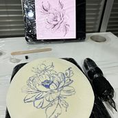 Projeto final flor peonia  Ein Projekt aus dem Bereich Tattoodesign, Traditionelle Illustration und Botanische Illustration von Bia Figueiredo - 22.10.2025