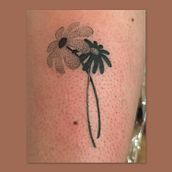 Cute Flowers Tattoo / Pepper Shading & Dotwork. Traditional illustration, and Tattoo Design project by Barbara Roque - 10.23.2025