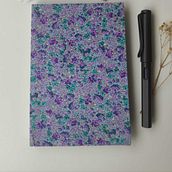 Handmade Notebook from Waste Materials. Een project van Craft,  Boekbinding, DIY, Traditionele illustratie y Sketchbook van donguatolyeleri - 27.10.2025