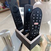 Organizador de controles de TV . 3D, 3D Design, Product Design, 3D Modeling & Industrial Design project by Jose Adrian Rojas Valverde - 11.02.2025