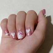 Arte y diseño en uñas. Un projet de Peinture décorative, Design , Illustration traditionnelle, Peinture , et Création de motifs de Benita Mercedez Escobar - 21.11.2025