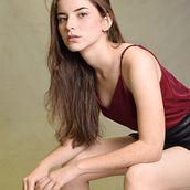 vero. Un projet de Photographie, Photographie de studio, Photographie de mode , et Photographie de portrait de angela_zambranocm - 03.12.2025