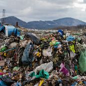 La contaminación en el planeta  . Consultanță creativă, Cop, writing, Creativitate, Stor, telling și Publicitate de maria_paredes_sfm - 12.10.2025