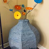 Big Paper Pulp Vase Ein Projekt aus dem Bereich H, werk, Keramik, Dekoration von Innenräumen, DIY, Kartonmodellbau, Produktdesign, Upc und cling von abiberry00 - 12.12.2025