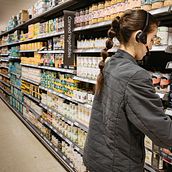 INVESTIGACIÓN DE FUTUROS DE LA ALIMENTACIÓN, LOS EMPAQUES DE ALIMENTOS Y MATERIALES PARA DICHOS EMPAQUES. Een project van Creatieve consultanc, Creativiteit, Ontwerp y Design management van Pauline Tobar Lambis - 23.12.2025