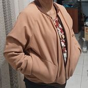 Bomber jacket . Un progetto di Fashion design, Modellistica, confezione sartoriale e Cucito di Sergio Alejandro Casas Morales - 27.01.2026