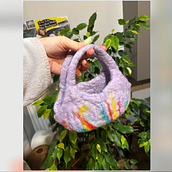 Islak keçe tekniği ile mini çanta tasarımı. Arts, and Crafts project by Damla Tuğçe Aydın - 02.01.2026