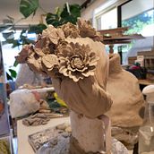 Title: "30 Women, 30 Careers: Celebrating Diversity". Un projet de Beaux Arts , et Sculpture de solid_plaster - 02.02.2026