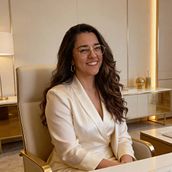 Directora de Arte. Een project van  Art direction,  Beeldende kunst, Grafisch ontwerp, Schrijven, Social media,  Creativiteit,  Tekening, Digitale illustratie, Portfoliobeheer, Social media-ontwerp, Verhaallijn, Kunstmatige Intelligentie, AI Ontwerp, AI Inhoud Creatie y Beeldgeneratie van Monica Martinez Forero - 05.02.2026