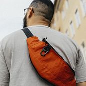 MAUVE fannypack Ein Projekt aus dem Bereich Design, Erweiterungsentwicklung und Textildesign von Martin Vasquez - 09.02.2026