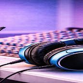 Proyecto final "Introducción a la locución" hecho por mi. Comunicação, Cinema, Cinema, Vídeo e TV, e Áudio projeto de Verónica Alvez - 09.02.2026