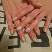 Bohemian Snake French Nails. Un proyecto de Pintura decorativa, Diseño, Ilustración tradicional, Pintura y Pattern Design de katherine_adamson - 16.02.2026