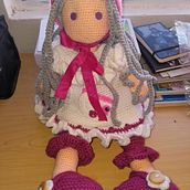 Mi muñeca romantica. Un projet de Artisanat, Conception de jouets, Art textile, Crochet, Amigurumi , et Design textile de Paola Ochoa - 23.02.2026