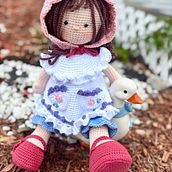 Muñeca Amigurumi Romántica Lilly Ann. Un proyecto de Amigurumi, Artesanía, Crochet, Tejido, Diseño textil y Diseño de juguetes de Claudia Saldivar Olague - 28.02.2026