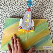 Diario di bordo di un’astronauta. Artesanato, Design editorial, Encadernação, e Papercraft projeto de Lia - 09.03.2026