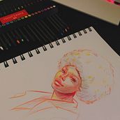 Primeira vez pintando a lapis. Un proyecto de Dibujo con lápices de colores, Dibujo, Dibujo de Retrato y Sketchbook de Francyelle Mota - 07.04.2026