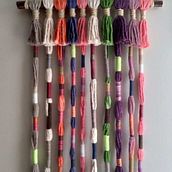 Tapiz colorido de tejido envuelto. Arts, Crafts, Macramé, Fiber Arts, Decoration, Textile D, eing, and Textile Design project by Karen S Govea - 04.18.2026