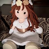 Mi primera muñeca de comunión. Arts, Crafts, Toy Design, Fiber Arts, Crochet, Amigurumi, and Textile Design project by Mónica Gutiérrez - 05.10.2026