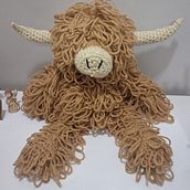 Morag, A Vaca das Terras Altas . Artesanato, Design de brinquedos, Tecido, Crochê, Amigurumi, e Design têxtil projeto de gabrielmonteiro4513 - 12.05.2026