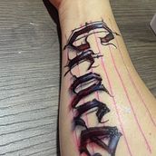 Constancia y perseverancia con Lettering. Een project van Fotografie, Kalligrafie,  Belettering,  Tekening y  Tatoeageontwerp van betzy peñate - 28.05.2026