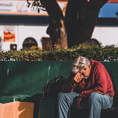 La eterna soledad del hombre. Color Theor, Digital Photograph, Lifest, le Photograph, Outdoor Photograph, Photographic Composition, Photographic Lighting, and Photograph project by Leonardo Sánchez Rojas - 06.11.2026