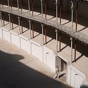 Beti Jai. Un progetto di Fotografia, Cinema, video e TV e Architettura di Derek Pedrós - 07.07.2026