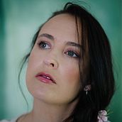 Professional Makeup Final Project. Film, Video, TV, Art Direction, Fashion Design, Fashion Photography, and Portrait Photography project by lydia_isherwood - 07.14.2026