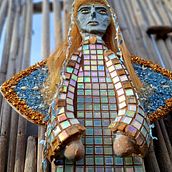 Broken to Beloved: mixed media. Een project van Beeldhouwwerk, Concept art y Upcycling van Karen Kotze - 14.07.2026