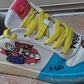 Nike Courte Borugh Low Super Mario Bros. Design de acessórios, Design de moda, Pintura Acrílica, DIY, e Upcycling projeto de martaonce_9 - 31.07.2026