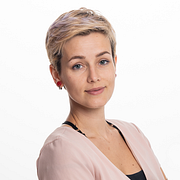 Laura Zalenga