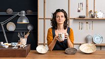 Introdução ao kintsugi: restaure suas cerâmicas com ouro. Curso de Craft por Clara Graziolino