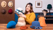 Yeni Başlayanlar İçin Şapka Yapımı: Hasır Cloche Şapka Yapımı . % Monica Gamberale tarafından hazırlanan Craft kursu