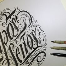 Exlibris ornamentado en tinta negra