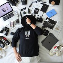 Flat lay de objetos personales y gadgets