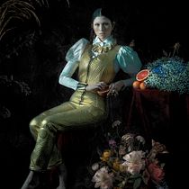 Retrato pictórico con frutas y flores