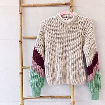Jersey grueso crochet con mangas colorblock