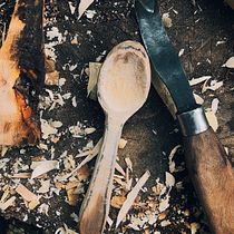 Cuchara tallada a mano en madera