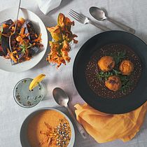 Mesa para uno (table for one)