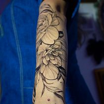 Mi Proyecto del curso: Tatuaje botánico con puntillismo