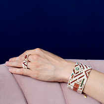 Bracelet manchette tissé motif géométrique