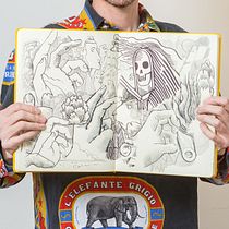 Manos y calavera en tinta