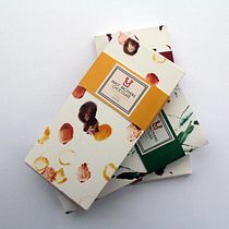 Mast Brothers chocolate- World Flawors. Un projet de Br, ing et identité, Conception de produits, Design graphique, Photographie, Illustration traditionnelle , et Packaging de Belén Lafuente Simal - 07.11.2015