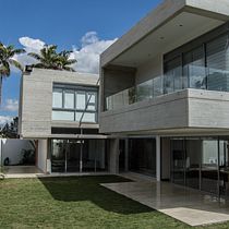 Concrete HOUSE. Caracas. 2015. Architecture, Interior Architecture, and Photograph project by RAFARVELO - 02.04.2016