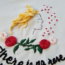 A falta de camisa, he hecho un diseño aplicando todos los puntos  aprendidos (o casi) sobre la tela,aunque ya habrá otro en una camisa :). Un projet de Calligraphie , et Design  de elcoco - 18.02.2016