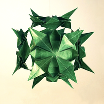 Kusudama verde - Fotografía de Producto. Arts, Crafts, and Photograph project by Glòria López Llebot - 03.06.2016