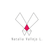 Mi portafolio Web como diseñadora gráfica. Un proyecto de Desarrollo Web, Diseño gráfico e Infografía de Natalia Vallejo Larre - 25.07.2016