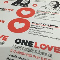 Serigrafía de papel y textil ONELOVE. Un proyecto de Br, ing e Identidad, Diseño, Publicidad y Serigrafía de Héctor Vela Rivas - 26.08.2016