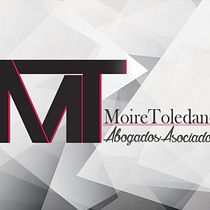 MT Abogados, mi proyecto del curso: Tipografía y Branding: Diseño de un logotipo icónico. Un projet de Br et ing et identité de Carlos Cardoso - 30.03.2017